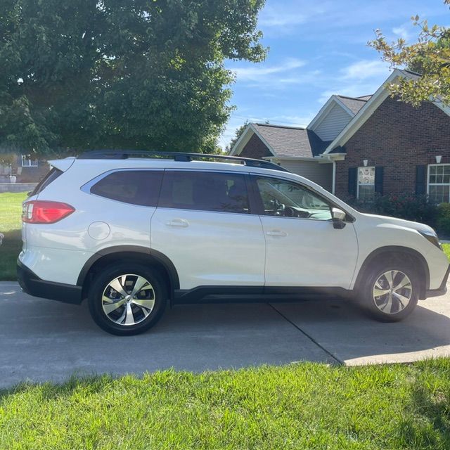 Used 2025 Subaru Ascent Premium AWD/4WD image 4