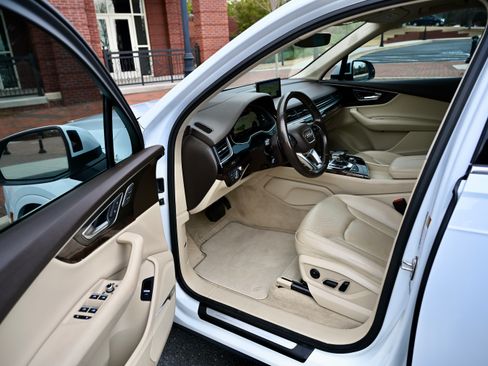 Used 2018 Audi Q7 3.0T Prestige w/ Prestige Package image 10