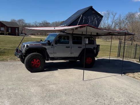 Used 2021 Jeep Wrangler Unlimited Rubicon image 2