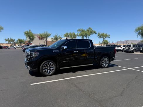 Used 2023 GMC Sierra 1500 Denali w/ Denali Reserve Package AWD/4WD image 5