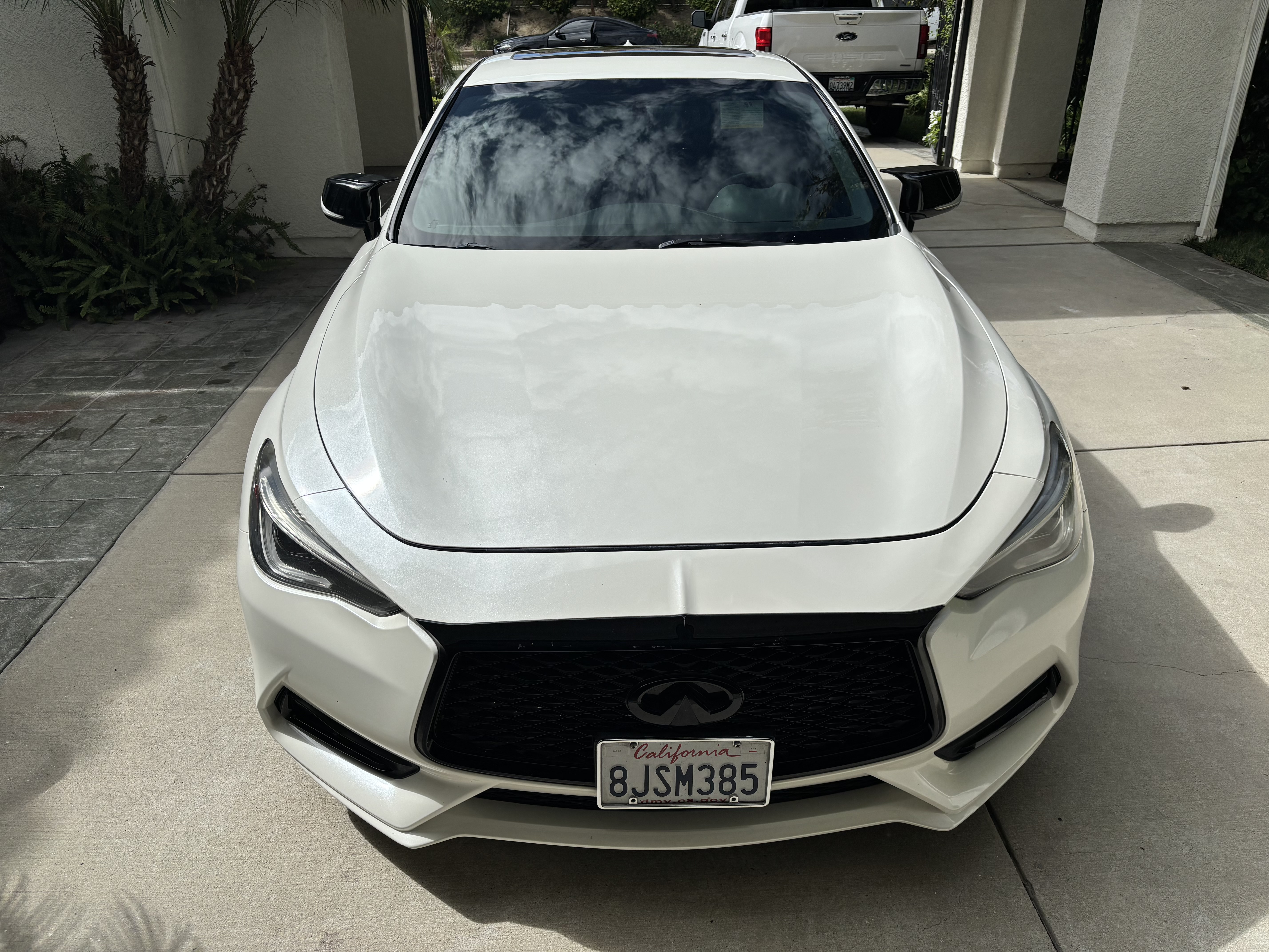 Used 2017 INFINITI Q60 Red Sport 400 RWD image 2