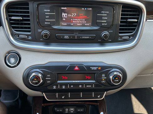 Used 2016 Kia Sorento EX w/ EX Premium Package image 8