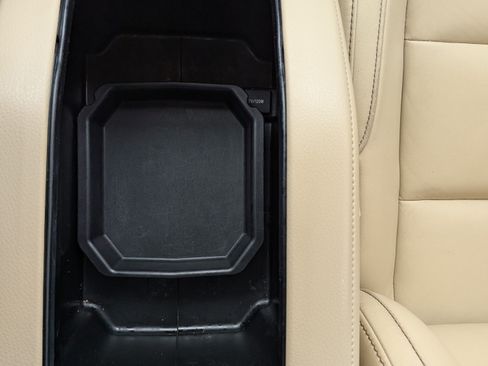 Used 2017 Toyota Highlander XLE image 17