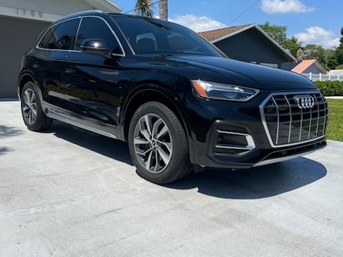 Used 2021 Audi Q5 2.0T Premium w/ Convenience Package AWD/4WD image 4