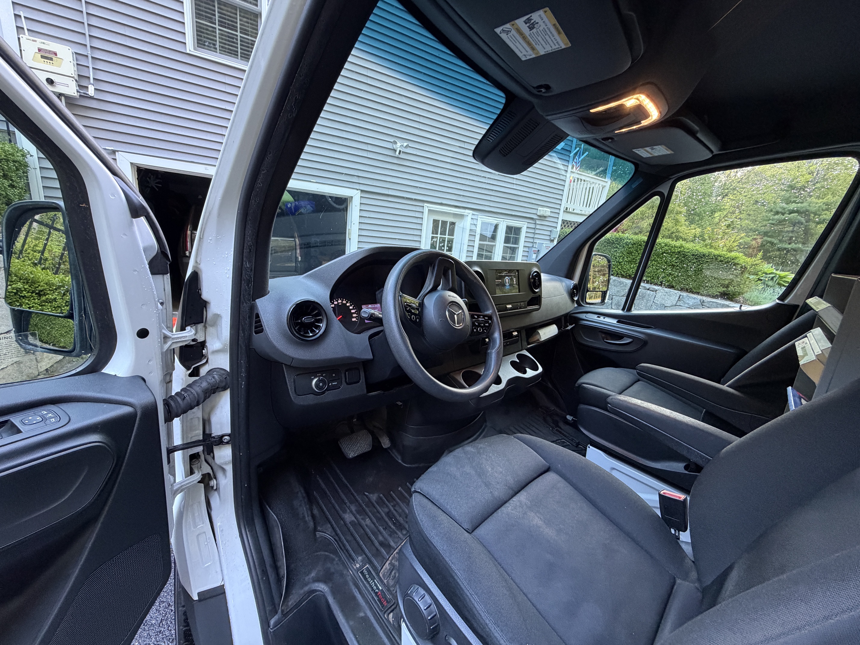 Used 2020 Mercedes-Benz Sprinter 2500 image 8