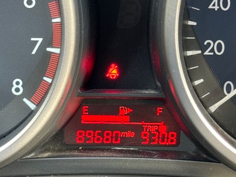 Used 2015 MAZDA MAZDA5 Sport image 18