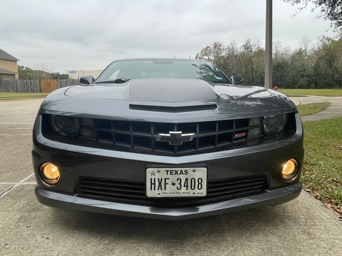 Used 2010 Chevrolet Camaro SS w/ RS Package image 4