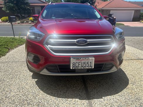 Used 2018 Ford Escape Titanium w/ Ford Safe & Smart Package AWD/4WD image 6