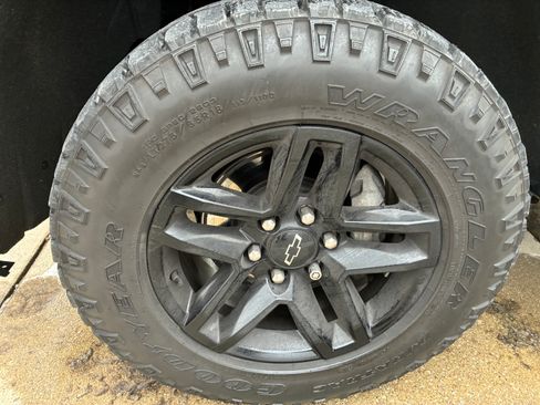 Used 2020 Chevrolet Silverado 1500 Custom Trail Boss w/ Custom Convenience Package image 14