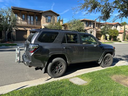 Used 2022 Toyota 4Runner TRD Off-Road Premium image 5