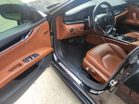 Used 2022 Maserati Quattroporte Modena image 13