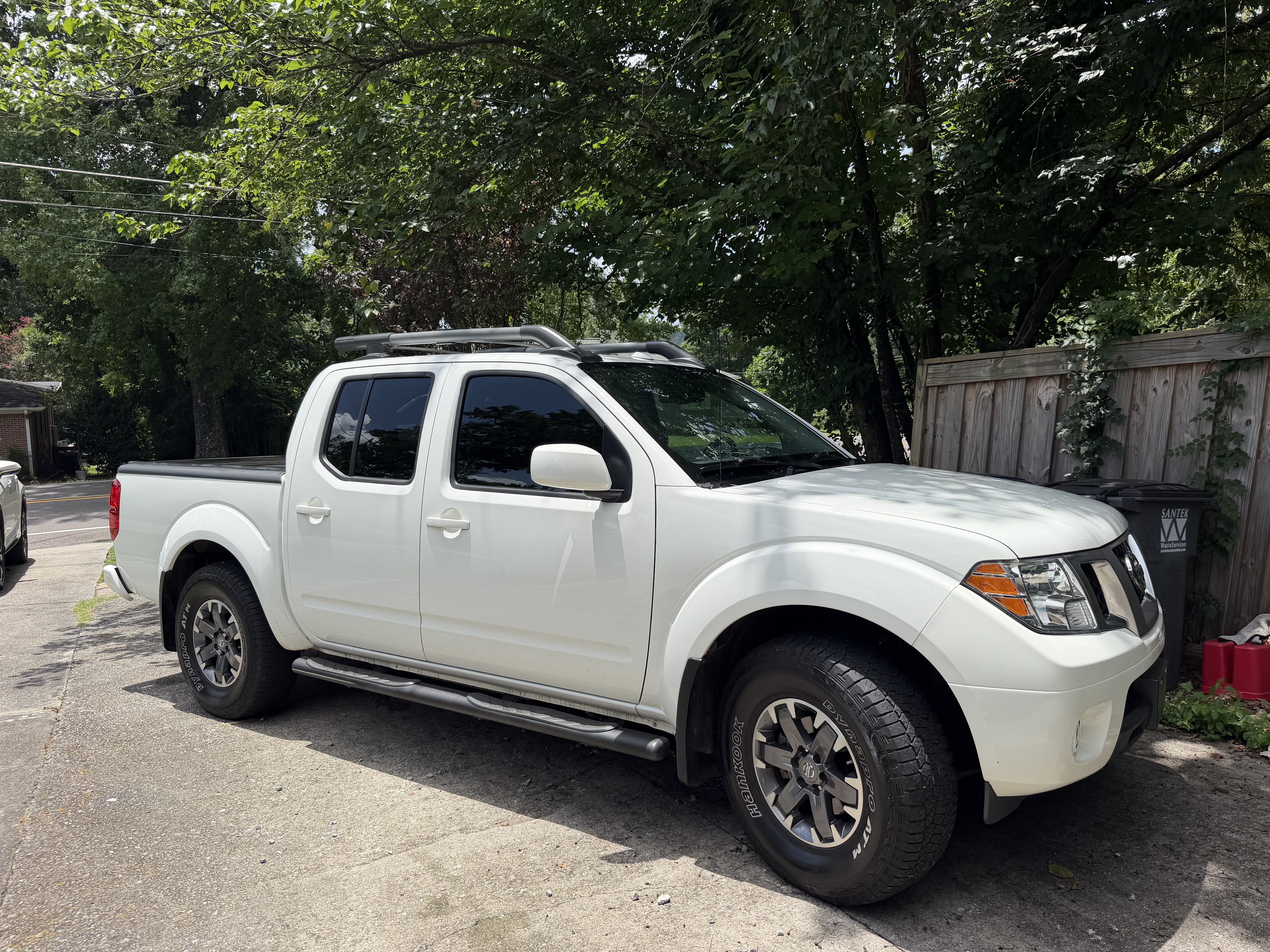 Used 2017 Nissan Frontier PRO-4X w/ Pro-4x Luxury Package AWD/4WD image 12