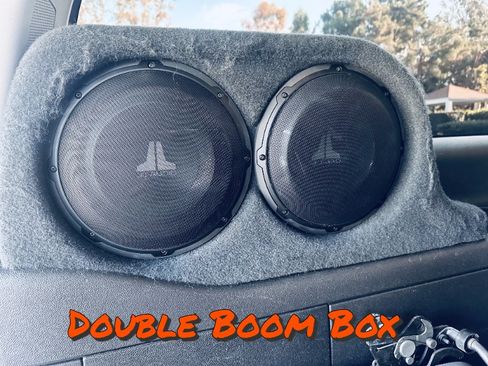 Used 2011 GMC Yukon XL SLT image 4