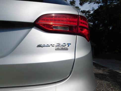 Used 2015 Hyundai Santa Fe Sport 2.0T w/ Option Group 05 FWD image 5