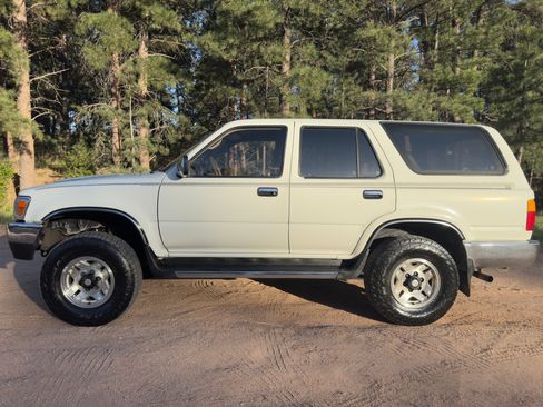 Used 1995 Toyota 4Runner SR5 AWD/4WD image 5