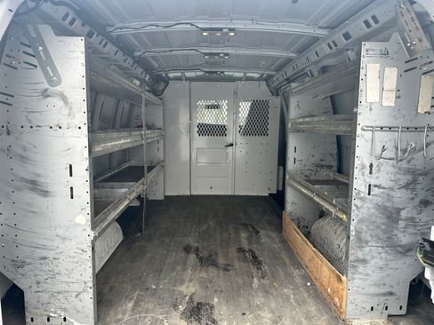 Used 2018 GMC Savana 2500 image 6