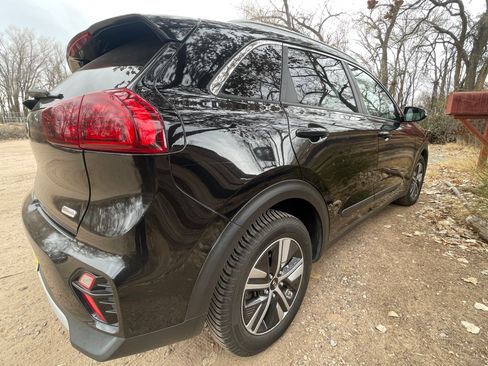 Used 2020 Kia Niro EX image 13
