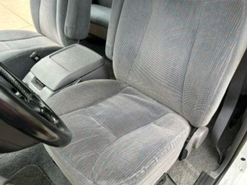 Used 1994 Ford F150 XL RWD image 9