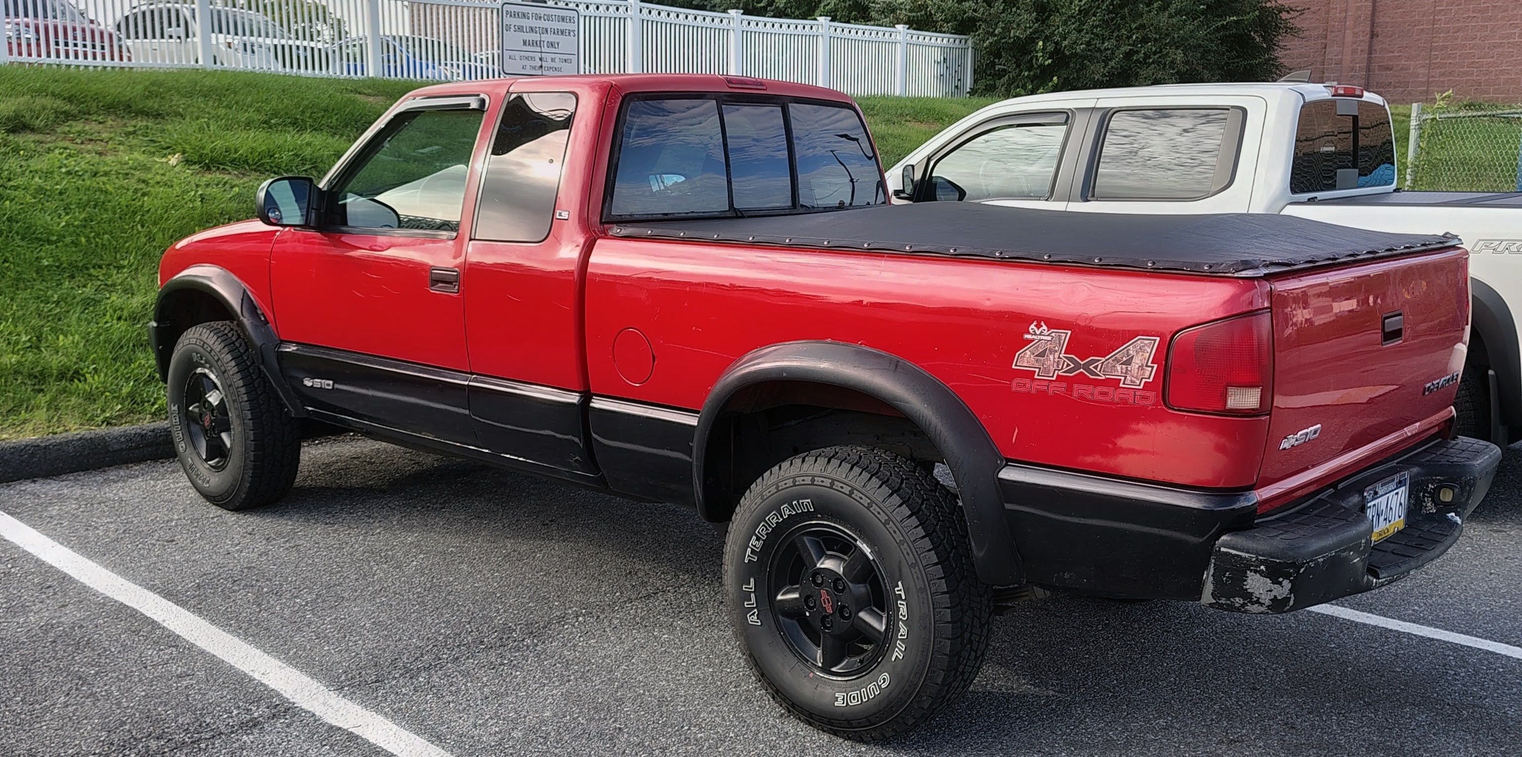 Used 2000 Chevrolet S10 Pickup 4x4 Extended Cab w/ Preferred Equipment Group image 1