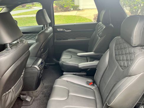 Used 2022 Hyundai Palisade Calligraphy image 12