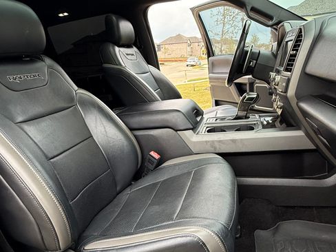 Used 2018 Ford F150 Raptor w/ Equipment Group 802A Luxury image 4