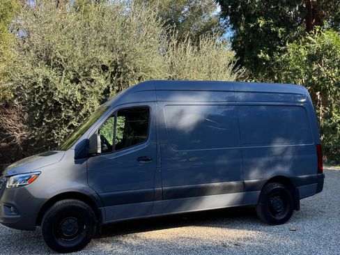 Used 2020 Mercedes-Benz Sprinter 2500 image 12