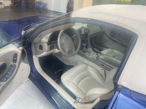 Used 2004 Chevrolet Corvette Convertible w/ Preferred Equipment Group RWD image 13