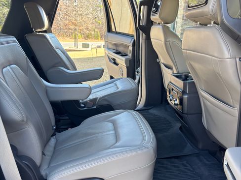 Used 2021 Ford Expedition Limited image 14