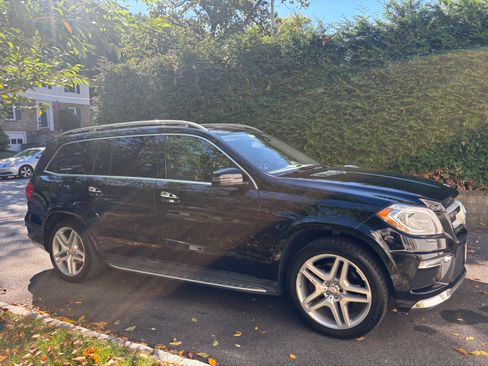 Used 2015 Mercedes-Benz GL 550 4MATIC image 29