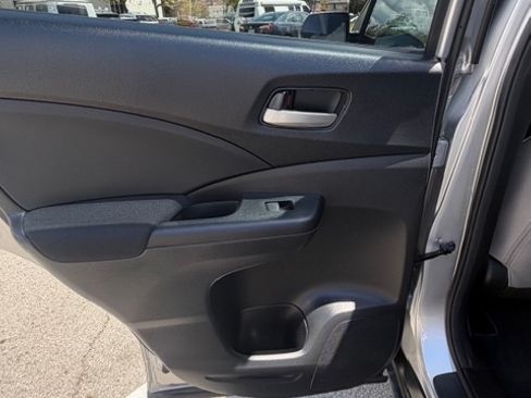 Used 2016 Honda CR-V LX image 19