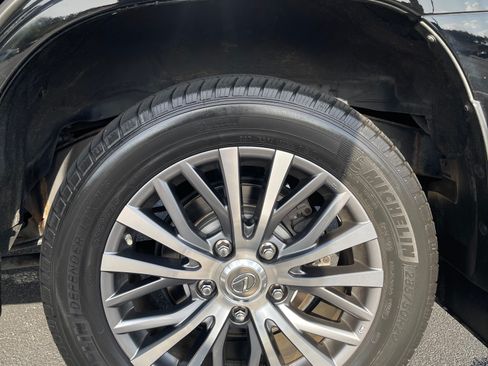 Used 2018 Lexus LX 570 4WD image 32