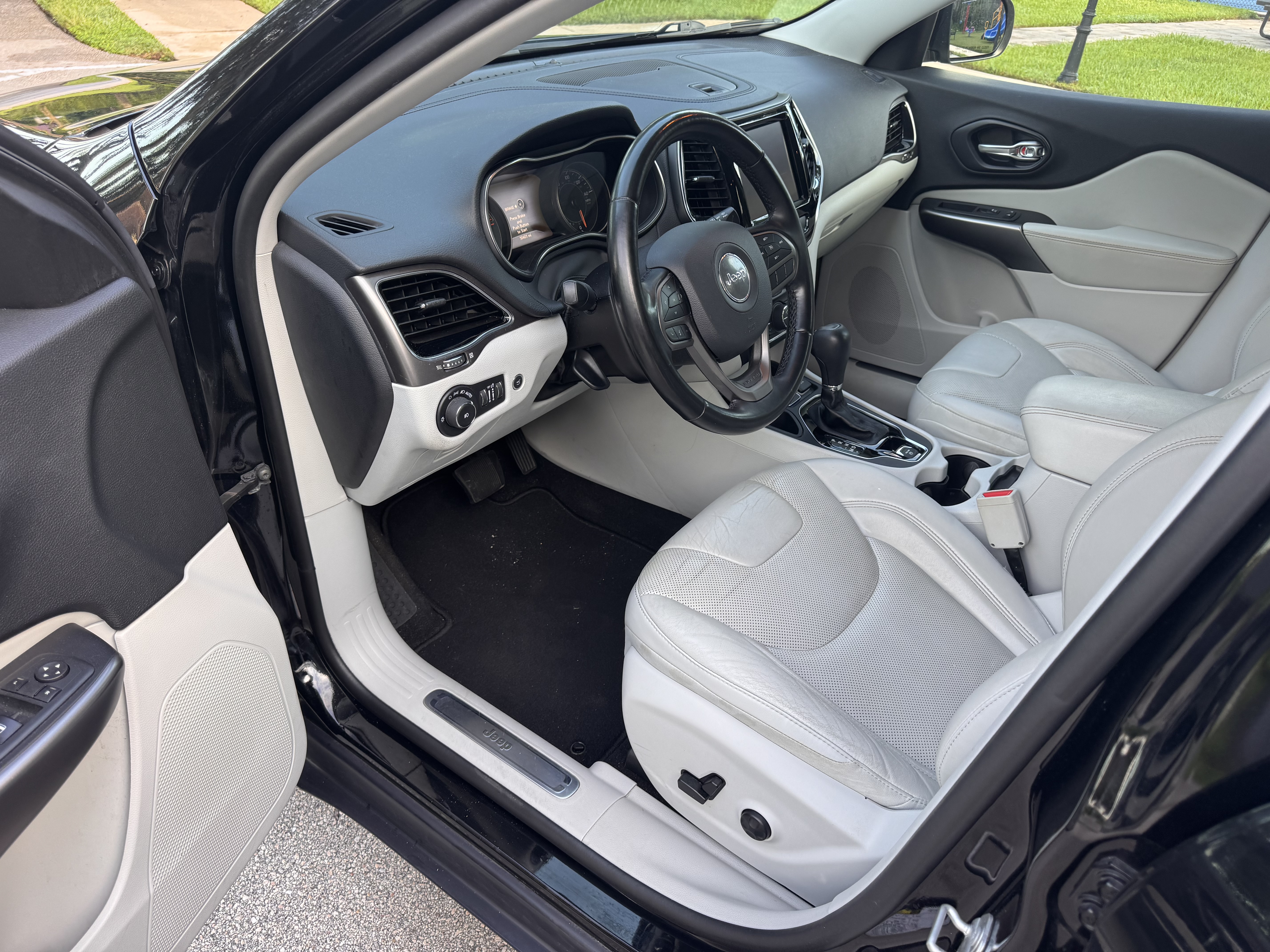 Used 2020 Jeep Cherokee Limited FWD image 14