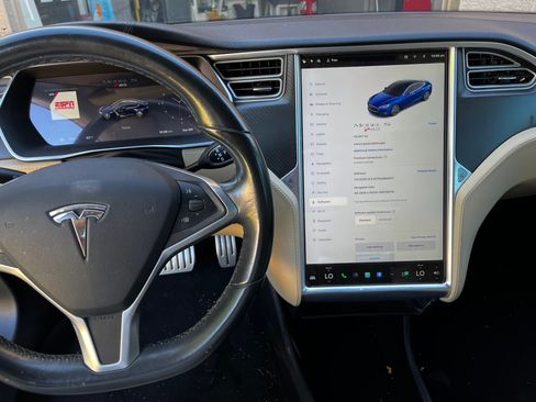 Used 2014 Tesla Model S P85 image 6