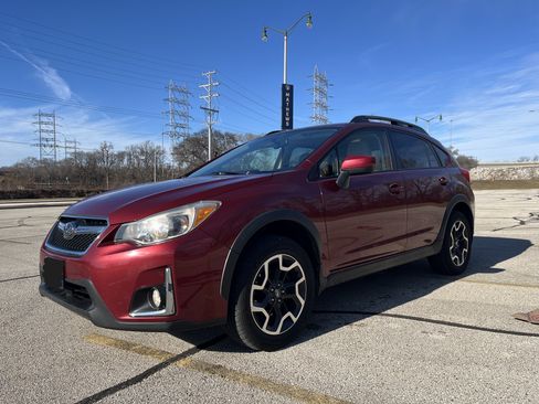 Used 2017 Subaru Crosstrek 2.0i Premium w/ Moonroof Package AWD/4WD image 4