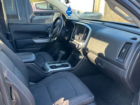 Used 2016 Chevrolet Colorado LT w/ LT Convenience Package RWD image 9