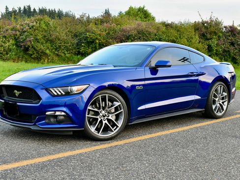 Used 2015 Ford Mustang GT Premium w/ Enhanced Security Package RWD image 5