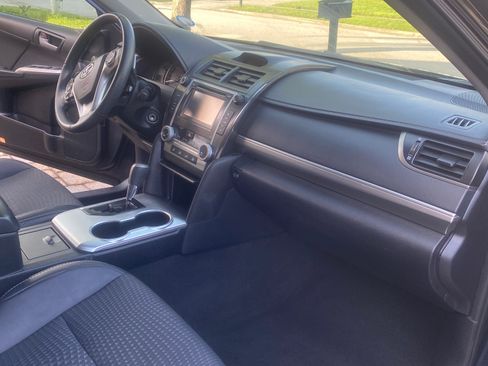 Used 2013 Toyota Camry SE w/ Leather Pkg FWD image 27