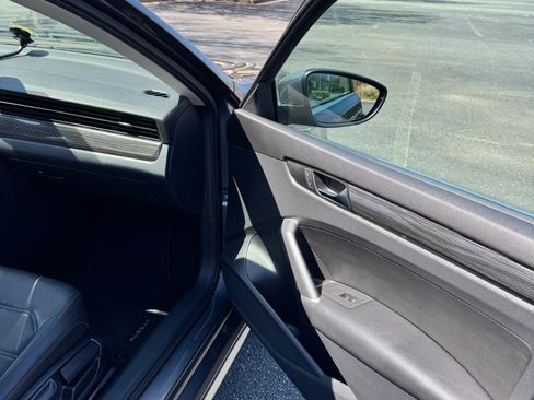 Used 2020 Volkswagen Passat 2.0T SE image 6