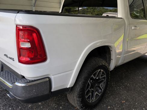 Used 2025 RAM 1500 Laramie AWD/4WD image 11