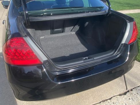 Used 2007 Honda Accord EX-L image 9