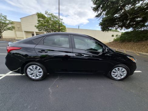 Used 2022 Hyundai Accent SE FWD image 15
