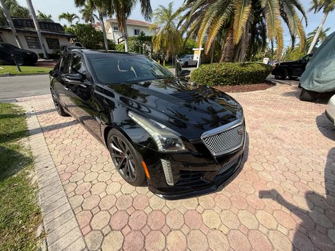 Used 2017 Cadillac CTS V w/ Luxury Package RWD image 10