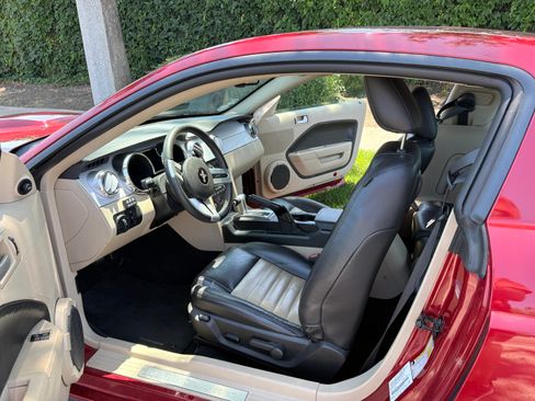 Used 2009 Ford Mustang GT RWD image 5