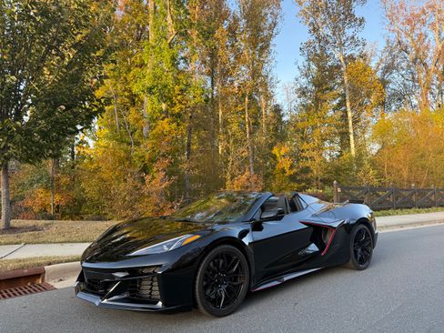 Used 2025 Chevrolet Corvette Z06 w/ Battery Protection Package image 1