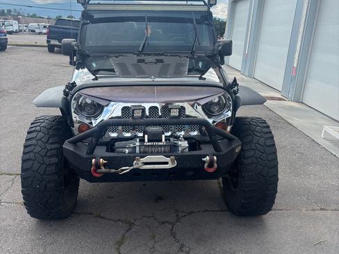 Used 2010 Jeep Wrangler Unlimited Rubicon w/ Trailer Tow Group AWD/4WD image 13