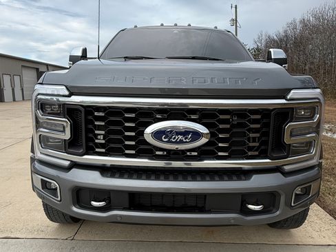 Used 2024 Ford F450 Platinum w/ FX4 Off-Road Package image 2