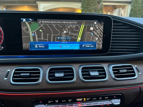 Used 2025 Mercedes-Benz GLS 450 4MATIC image 20