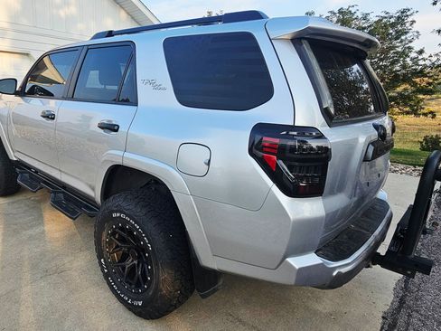 Used 2022 Toyota 4Runner TRD Off-Road Premium image 5