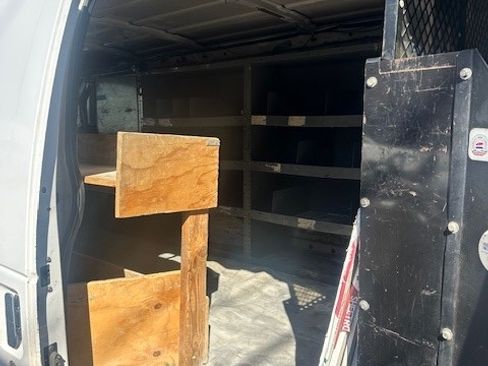 Used 2001 Ford E-350 and Econoline 350 Extended Super Duty image 11