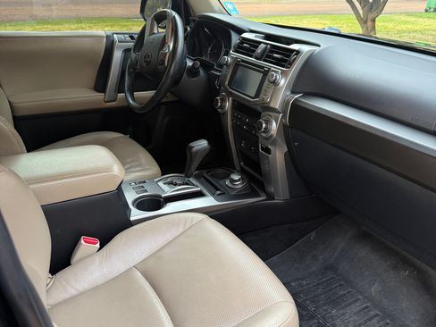 Used 2014 Toyota 4Runner Limited image 10